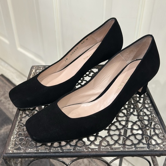 Stuart Weitzman Shoes - Stuart Weitzman - Suede - Size 4.5M - Chelsea Square Toe Pump